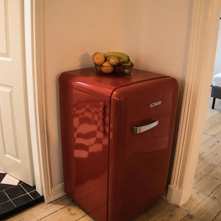 Doppelbett In Heller Wohnung Hamburg-Harburg Buitenkant foto