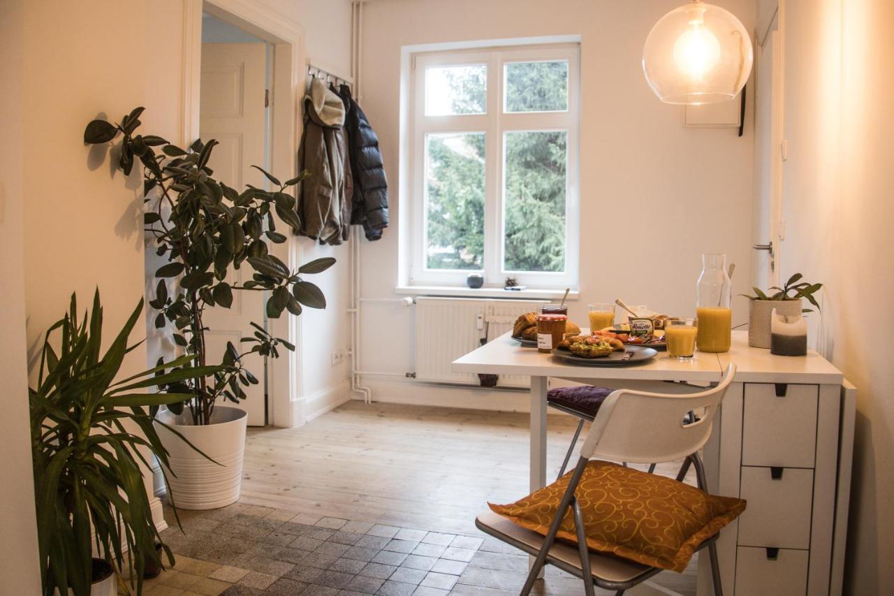 Doppelbett In Heller Wohnung Hamburg-Harburg Buitenkant foto